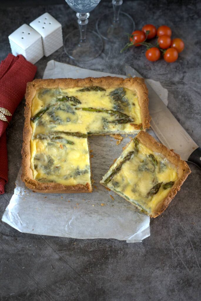 asparagus tart with goats cheese