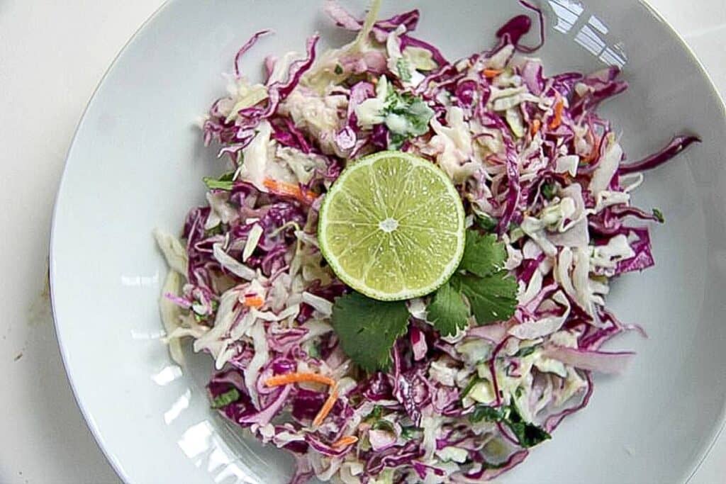 coleslaw with lime and red cabbage