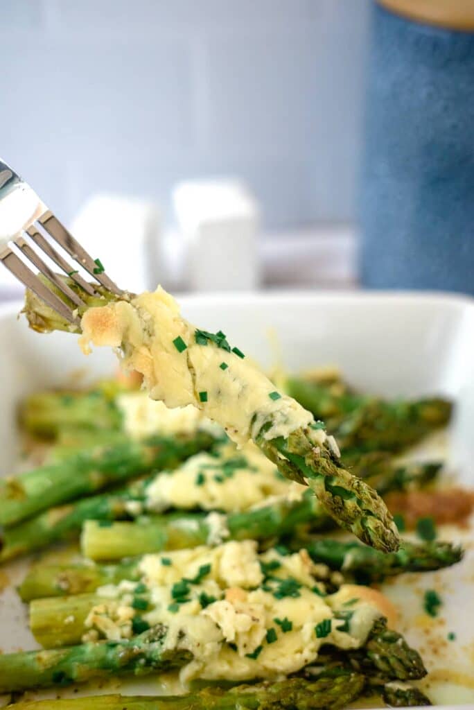 cheesy baked asparagus