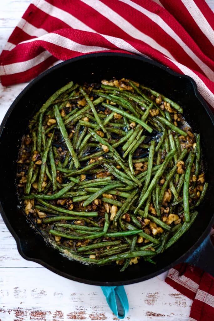 green beans in a skillet