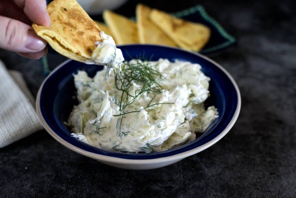 cucumber dip with bread