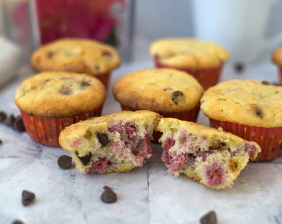 muffins with raspberries and chocolate chips