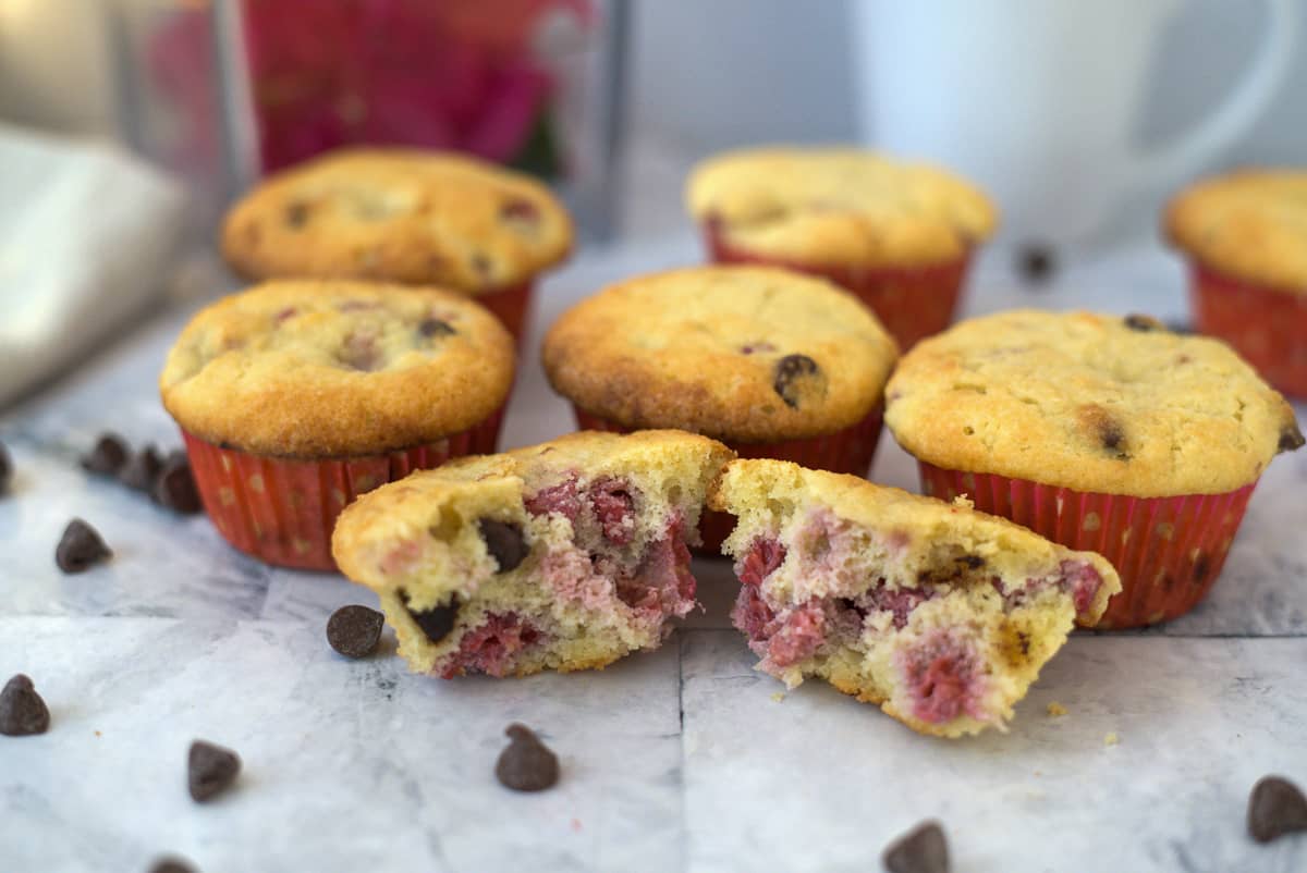 muffins with raspberries and chocolate chips