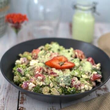 broccoli strawberry salad with feta cheese