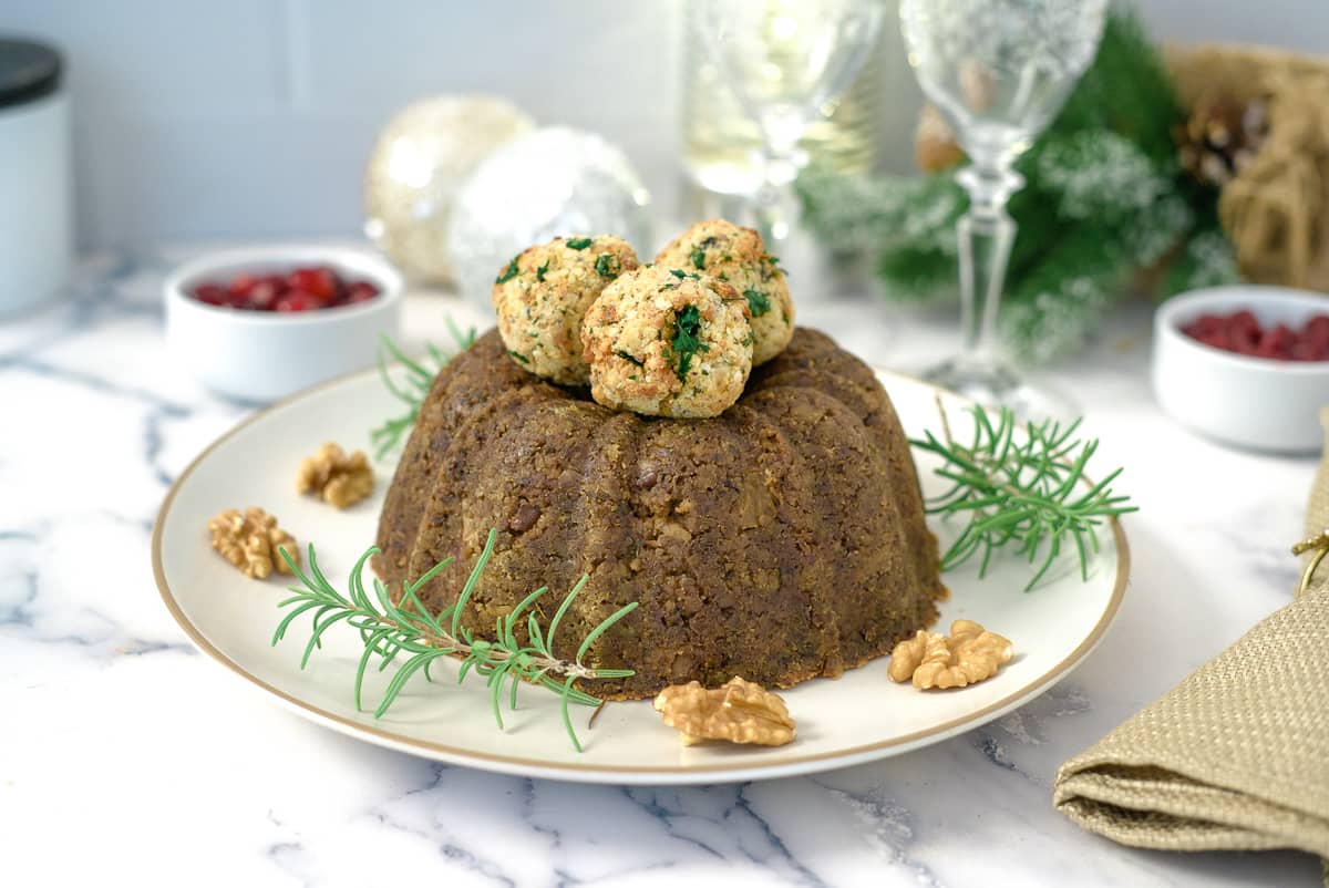 Christmas Nut Roast - Keto & Low Carb Vegetarian Recipes