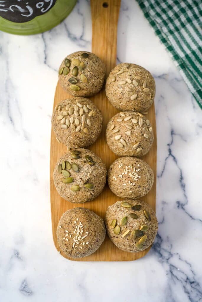 VEGAN BREAD ROLLS