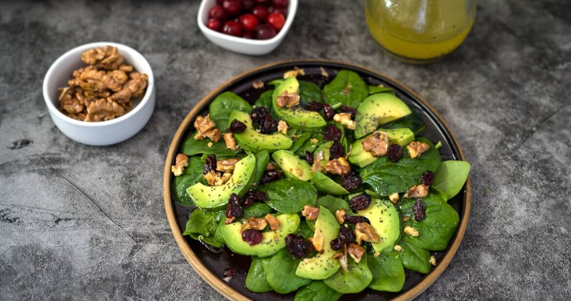 spinach avocado salad