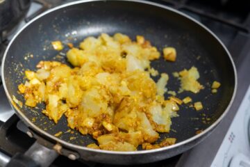 cooked chayote in pan
