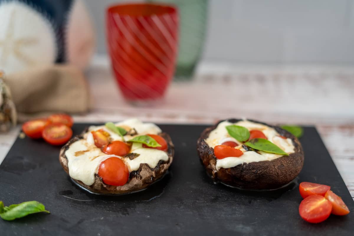 keto caprese mushrooms