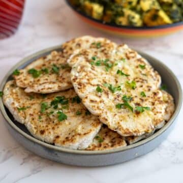 keto naan bread with garlic