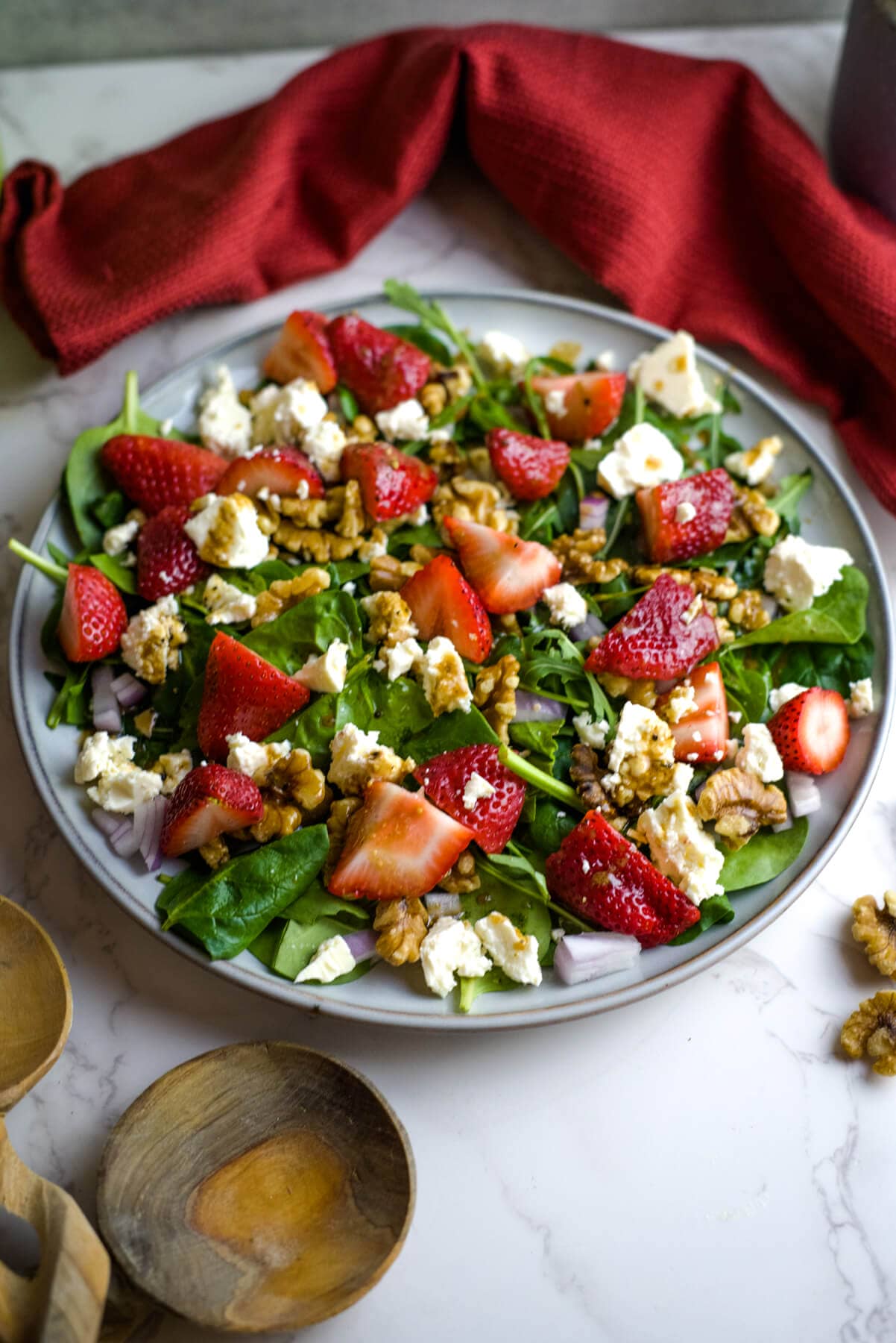 strawberry walnut salad