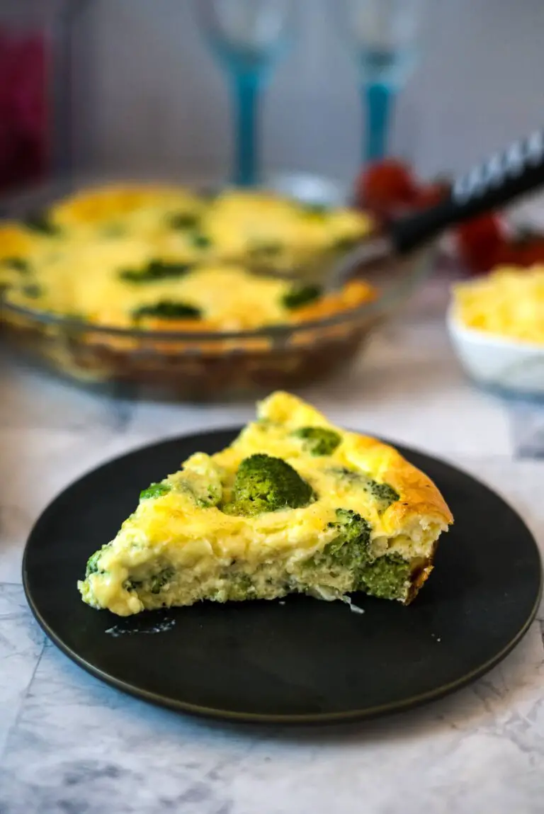 Crustless Broccoli Cheddar Quiche - Keto Low Carb Vegetarian Recipes