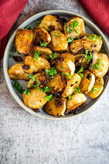 Roasted potatoes with parsley.